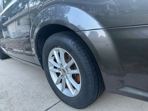 Used 2016 Dodge Grand Caravan SXT w/ UConnect Hands-Free Group image 16