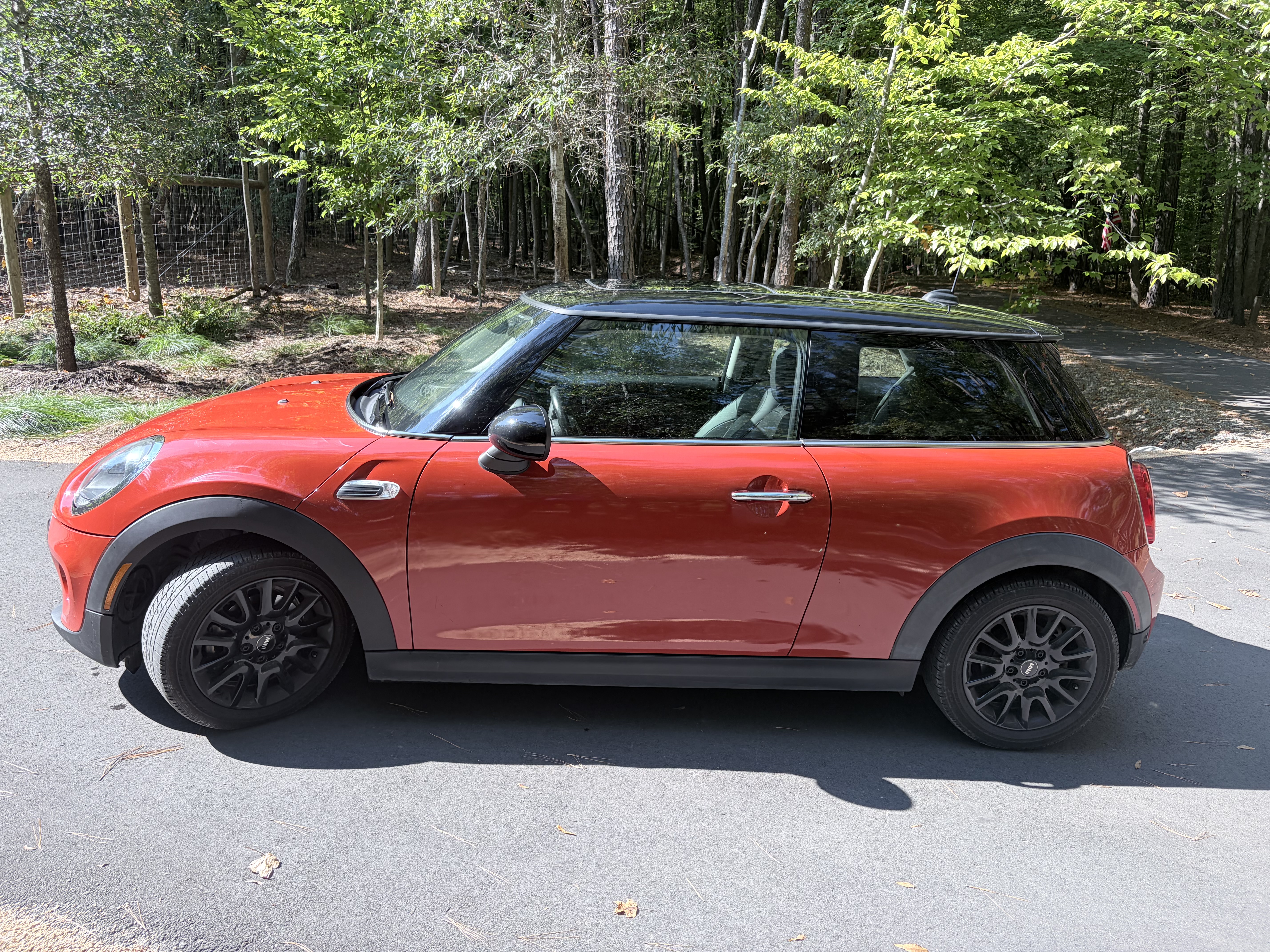 Used 2019 MINI Cooper 2-Door Hardtop FWD image 4