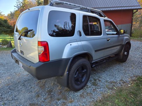 Used 2004 Nissan Xterra XE image 1