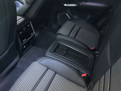 Used 2021 Porsche Cayenne Turbo image 14