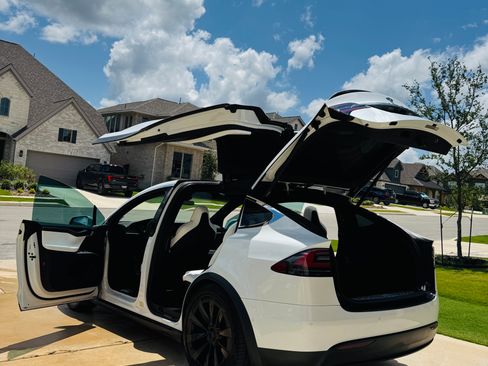 Used 2019 Tesla Model X Performance AWD/4WD image 4