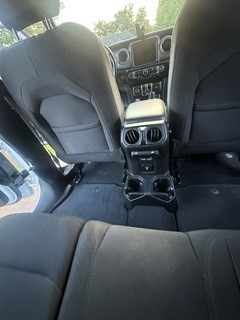 Used 2021 Jeep Wrangler Unlimited Sahara AWD/4WD image 18