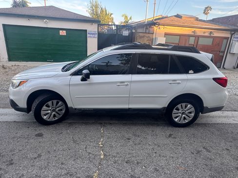 Used 2017 Subaru Outback 2.5i AWD/4WD image 1