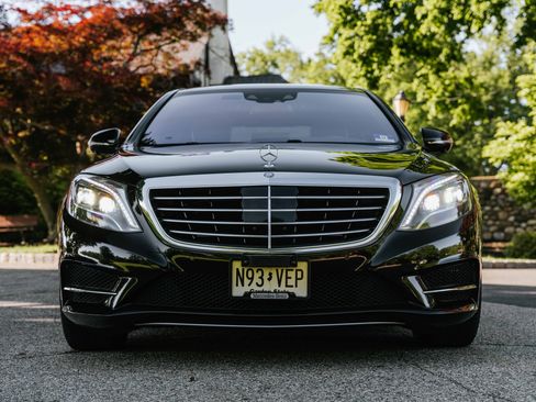 Used 2015 Mercedes-Benz S 550 4MATIC Sedan image 2
