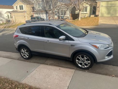 Used 2016 Ford Escape Titanium image 1