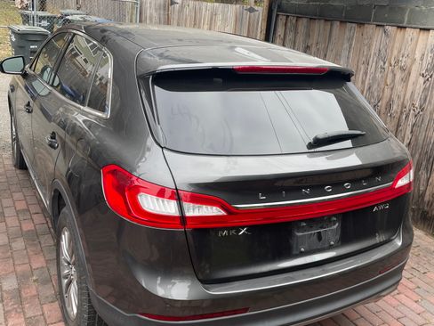 Used 2018 Lincoln MKX Select w/ Select Plus Package image 28