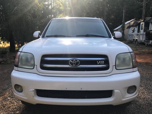 Used 2003 Toyota Sequoia Limited image 2