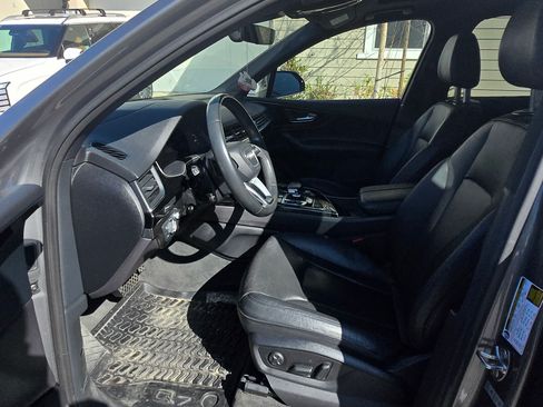 Used 2018 Audi Q7 3.0T Prestige image 2