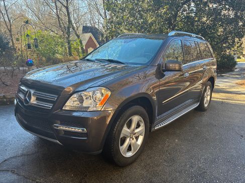 Used 2012 Mercedes-Benz GL 450 4MATIC image 2