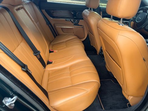 Used 2014 Jaguar XJ R image 18