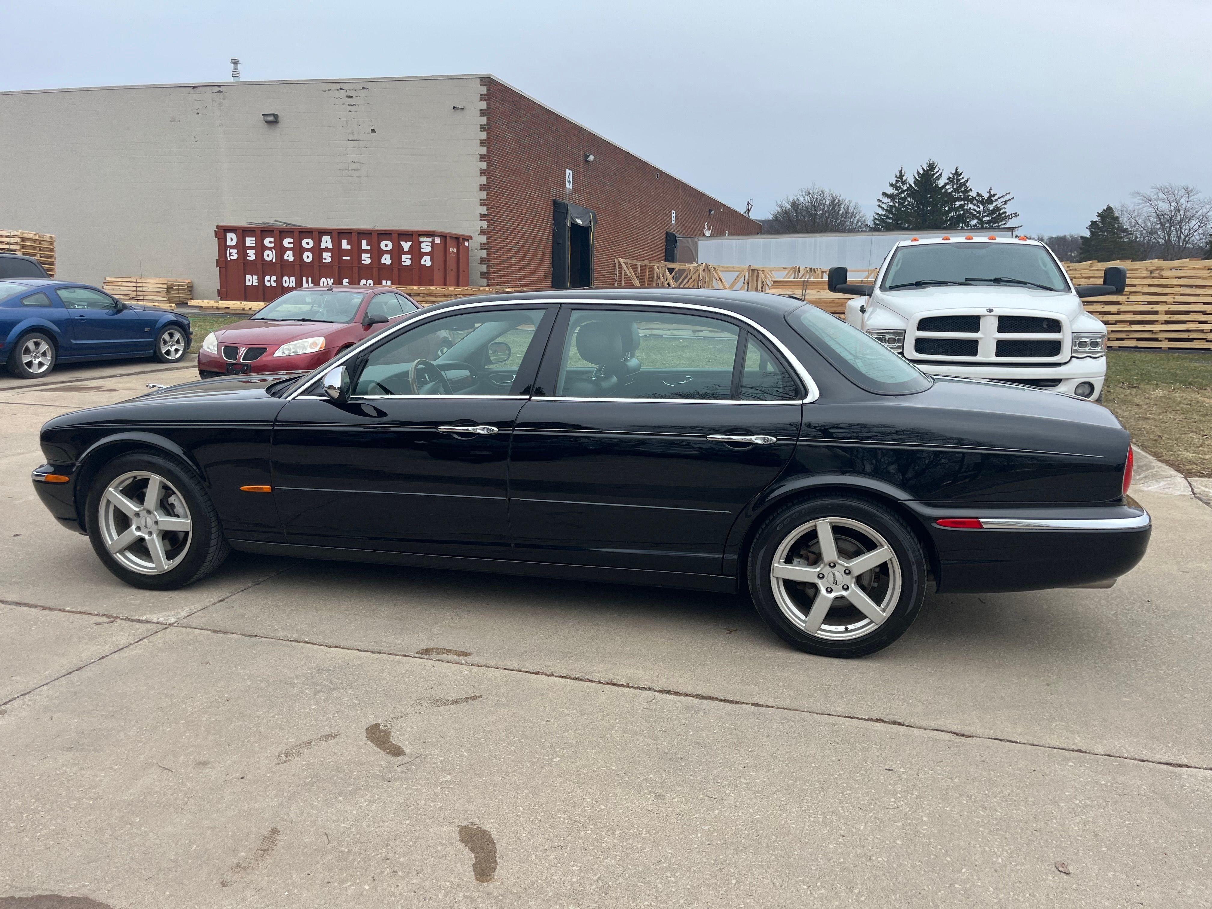 Used 2005 Jaguar XJ Vanden Plas RWD image 2