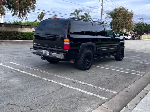 Used 2001 Chevrolet Suburban 2500 LS w/ LS Preferred Equipment Group RWD image 8