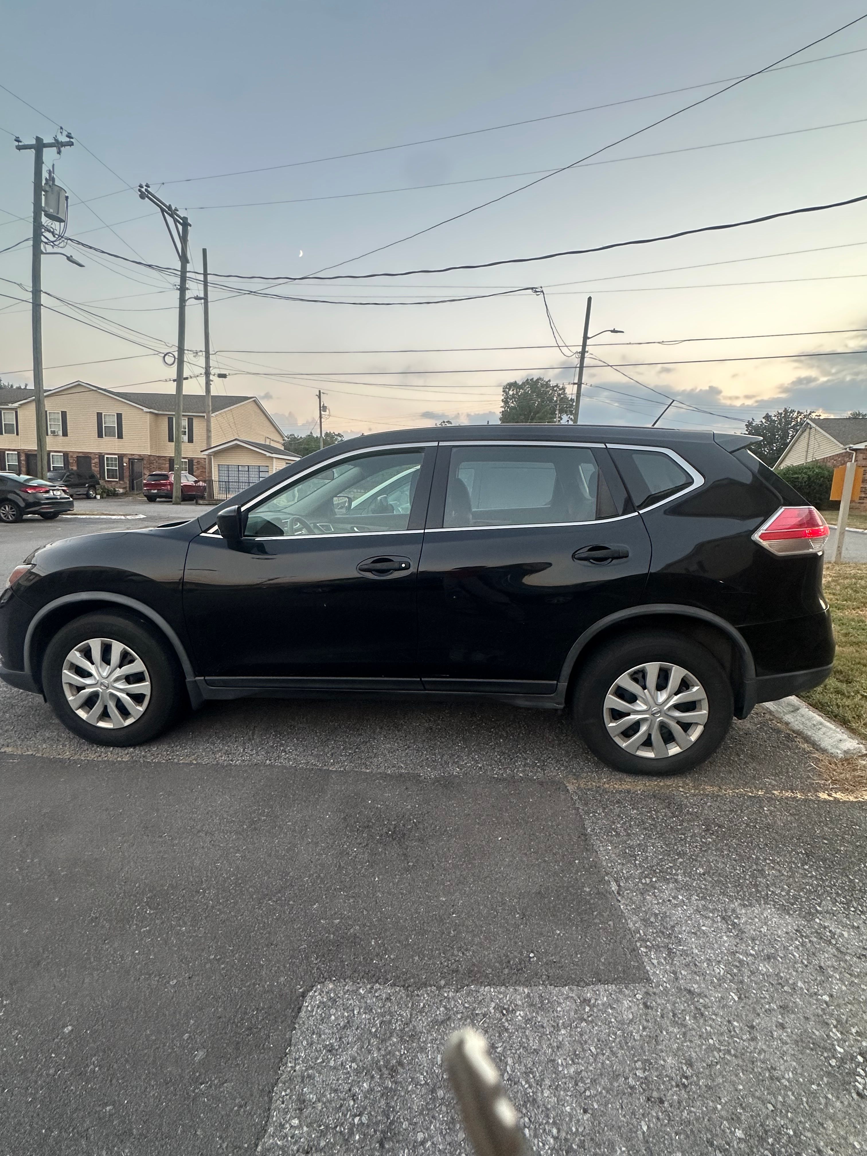 Used 2016 Nissan Rogue S AWD/4WD image 1