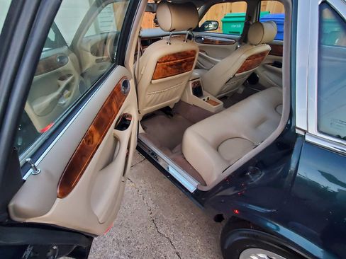 Used 1999 Jaguar XJ8 L image 5