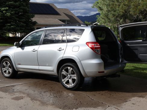 Used 2009 Toyota RAV4 Sport AWD/4WD image 2