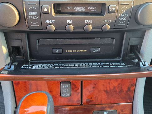 Used 2005 Lexus LS 430 image 9