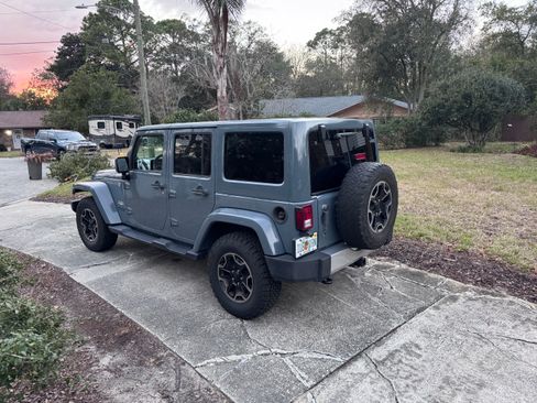 Used 2014 Jeep Wrangler Unlimited Sahara w/ Max Tow Package image 4