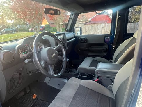 Used 2010 Jeep Wrangler Unlimited Sport image 12