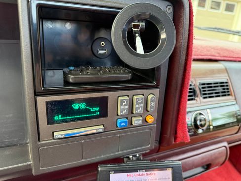 Used 1992 Chevrolet Silverado 1500 4x4 Regular Cab image 23