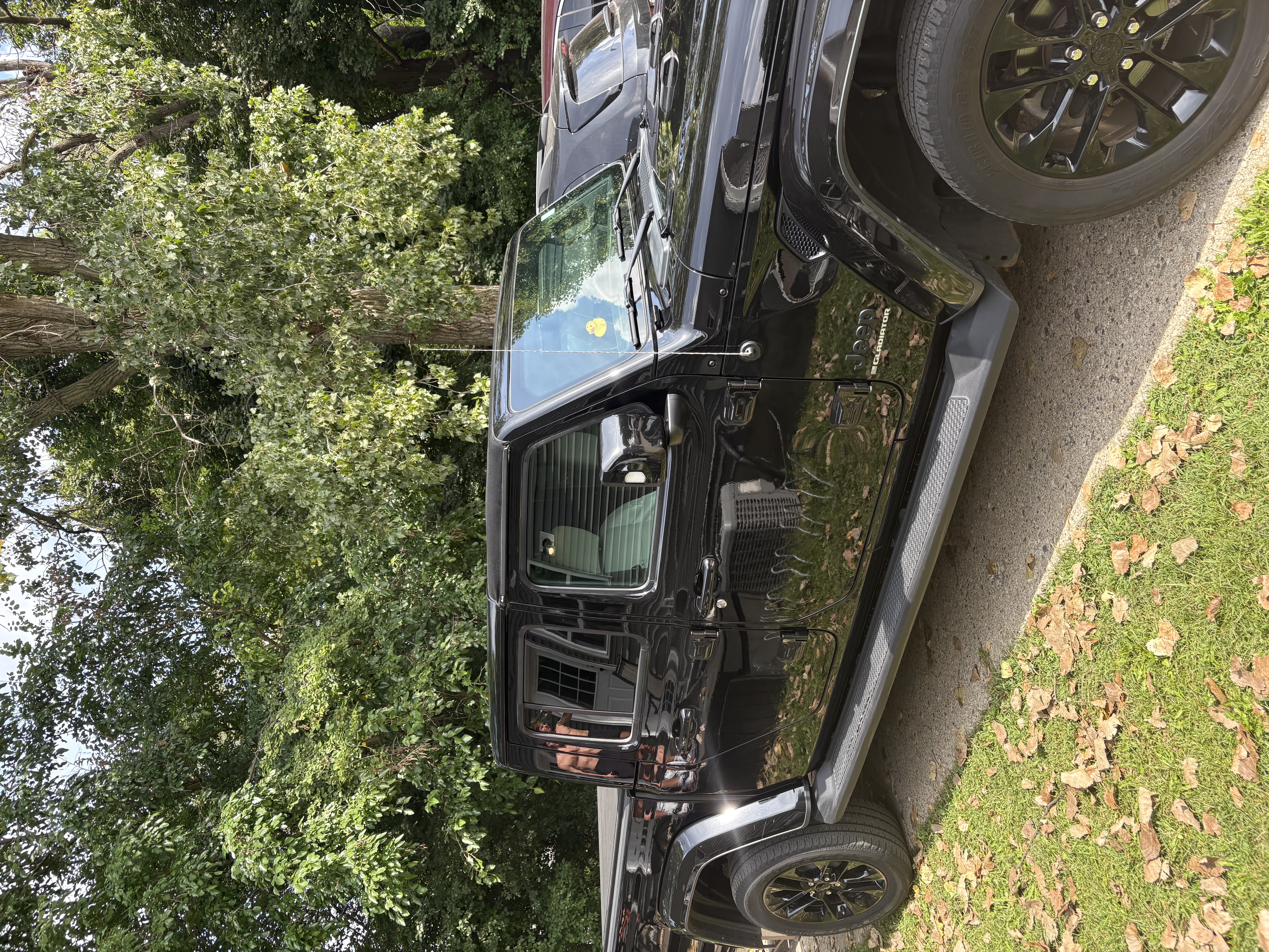 Used 2023 Jeep Gladiator Overland AWD/4WD image 8