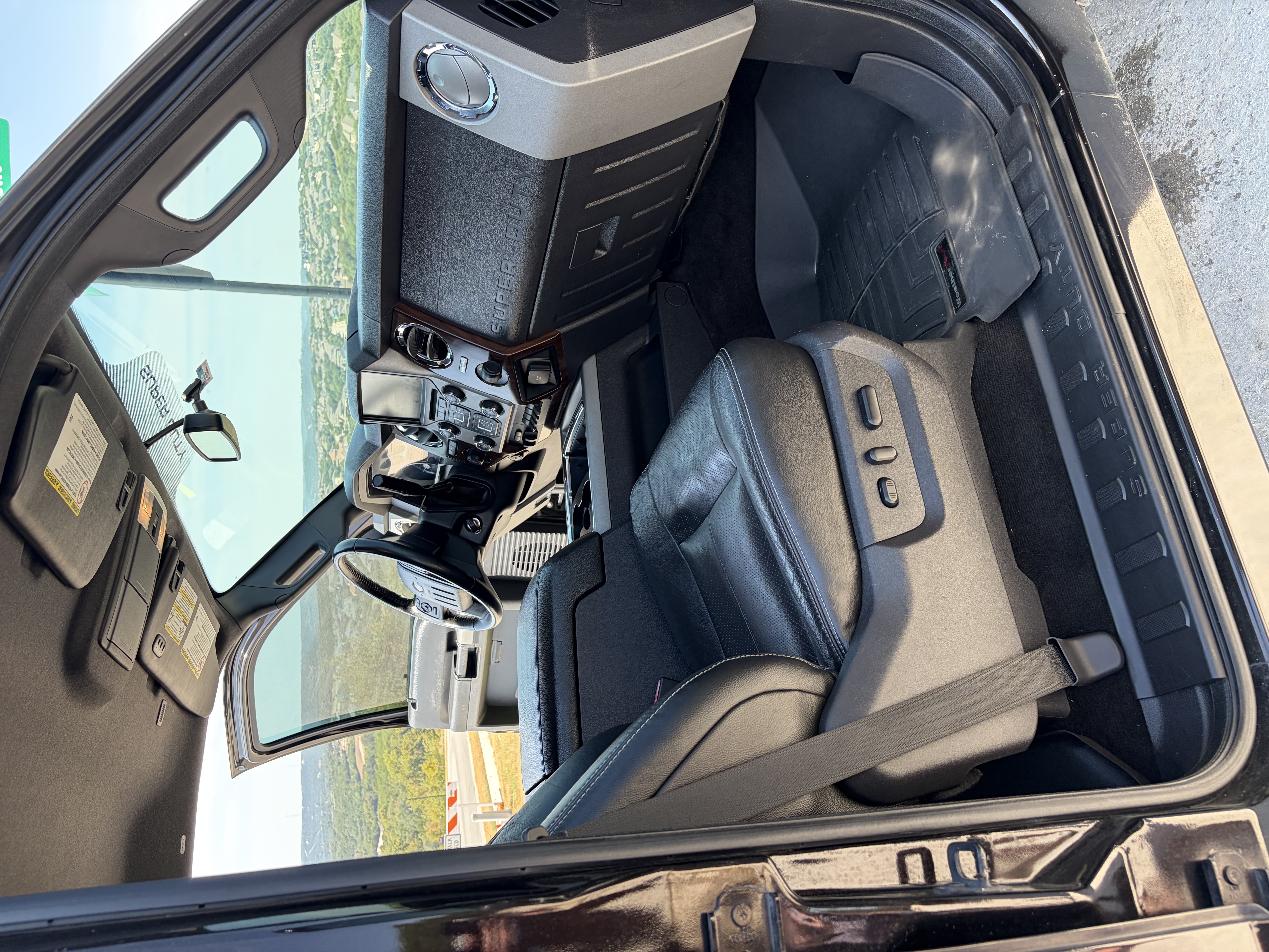 Used 2013 Ford F250 Lariat w/ Lariat Interior Pkg AWD/4WD image 14