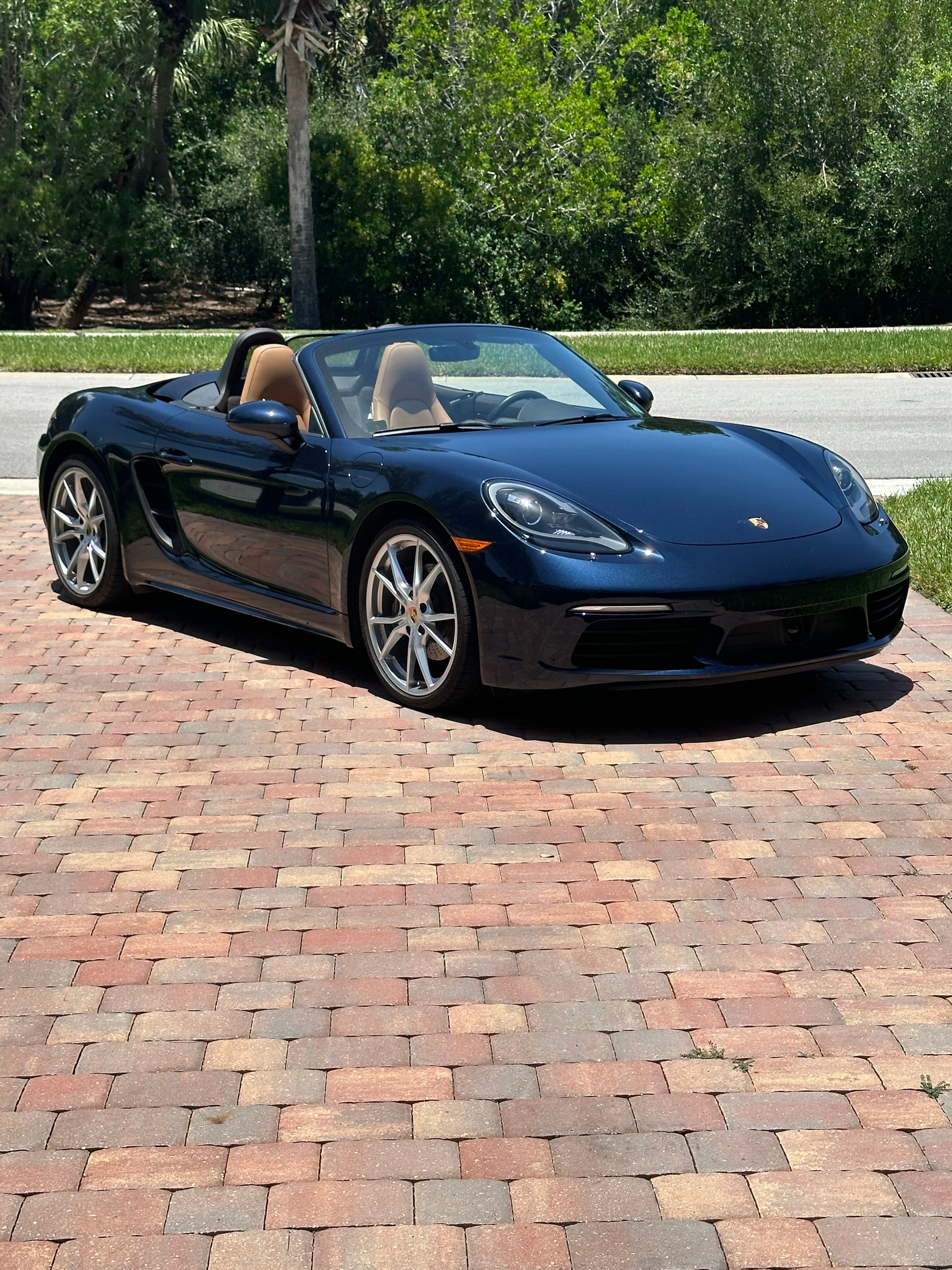 Used 2019 Porsche 718 Boxster RWD image 17