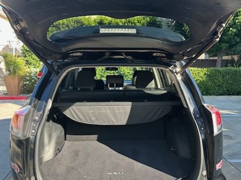 Used 2017 Toyota RAV4 Limited image 10