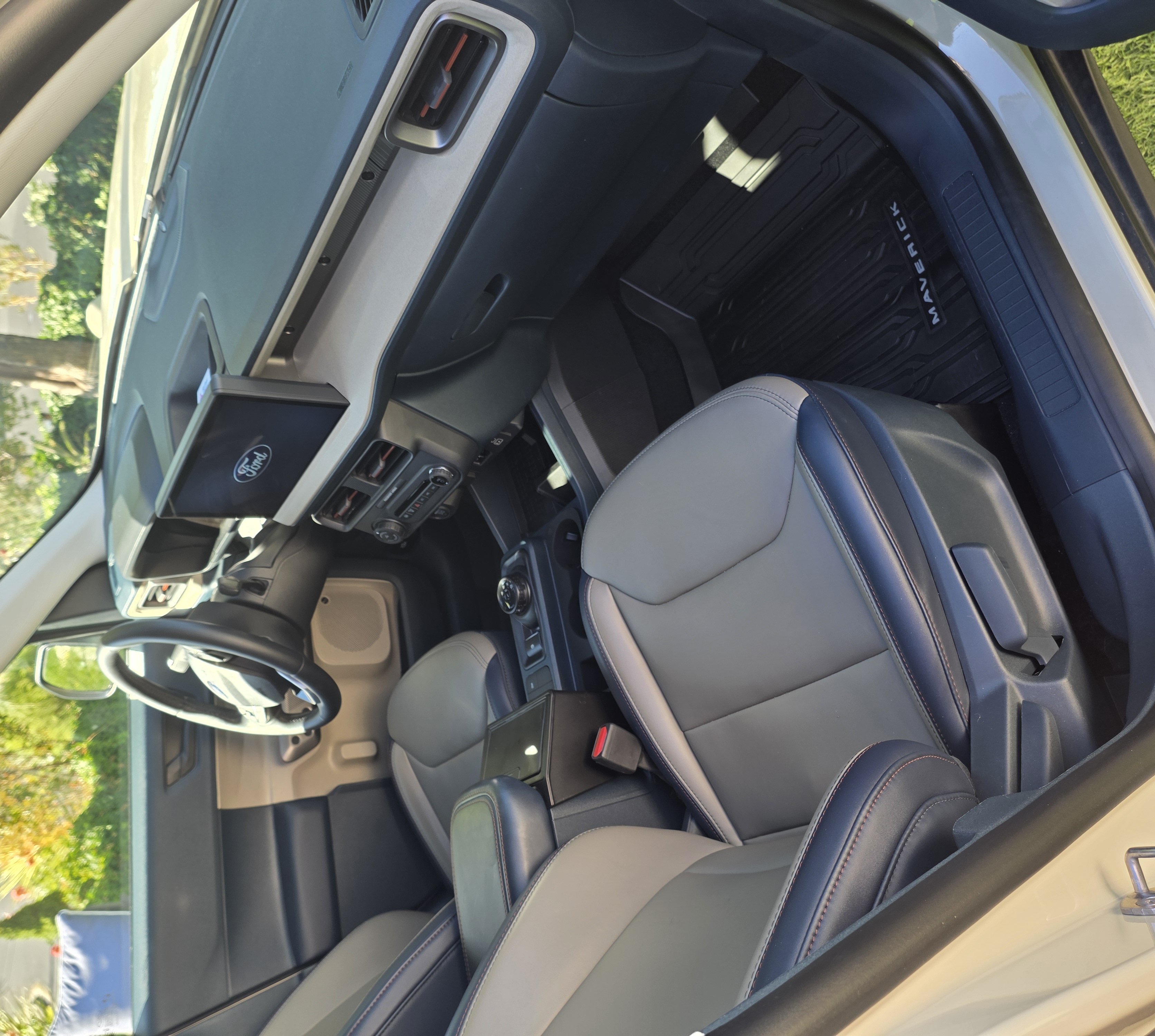 Used 2025 Ford Maverick Lariat w/ 4K Tow Package AWD/4WD image 14
