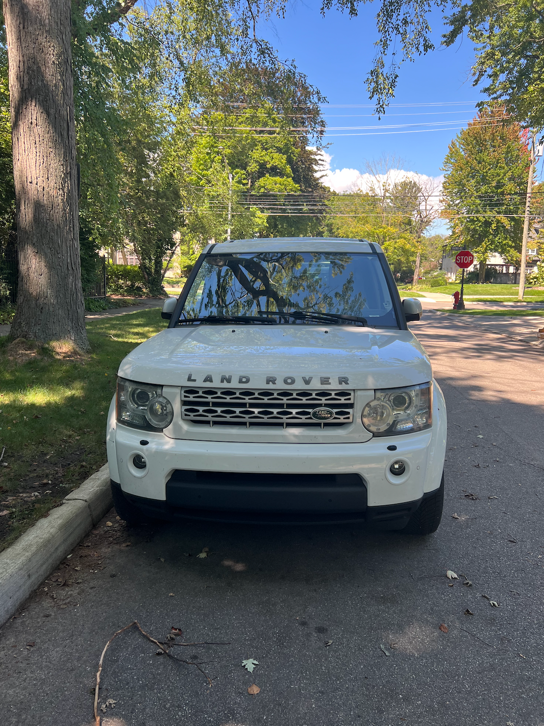 Used 2013 Land Rover LR4 HSE LUX w/ Luxury Pkg AWD/4WD image 2