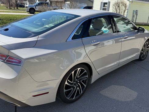 Used 2020 Lincoln MKZ w/ Convenience Package image 14