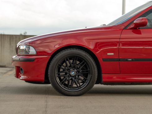 Used 2002 BMW M5 image 8