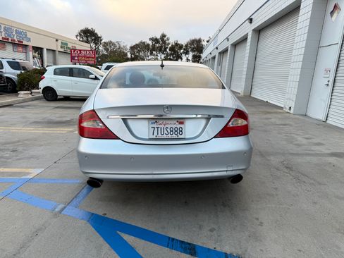 Used 2006 Mercedes-Benz CLS 500 image 2