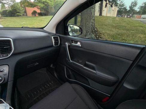 Used 2020 Kia Sportage LX w/ LX Popular Package AWD/4WD image 4