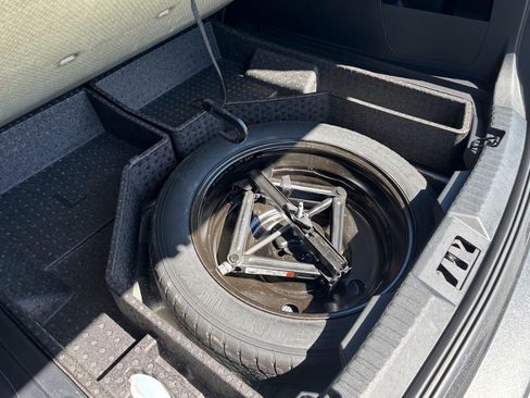 Used 2016 Ford Edge SEL image 15