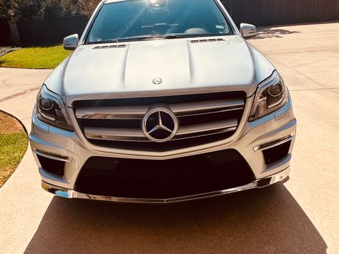 Used 2013 Mercedes-Benz GL 550 4MATIC image 4