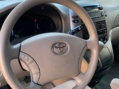 Used 2008 Toyota Sienna LE image 10