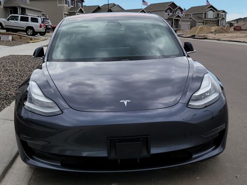 Used 2018 Tesla Model 3 Long Range image 1