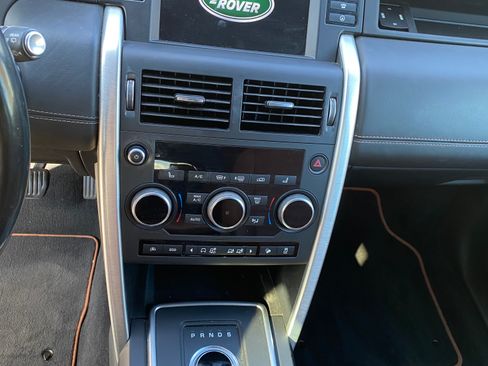 Used 2017 Land Rover Discovery Sport HSE Luxury image 8