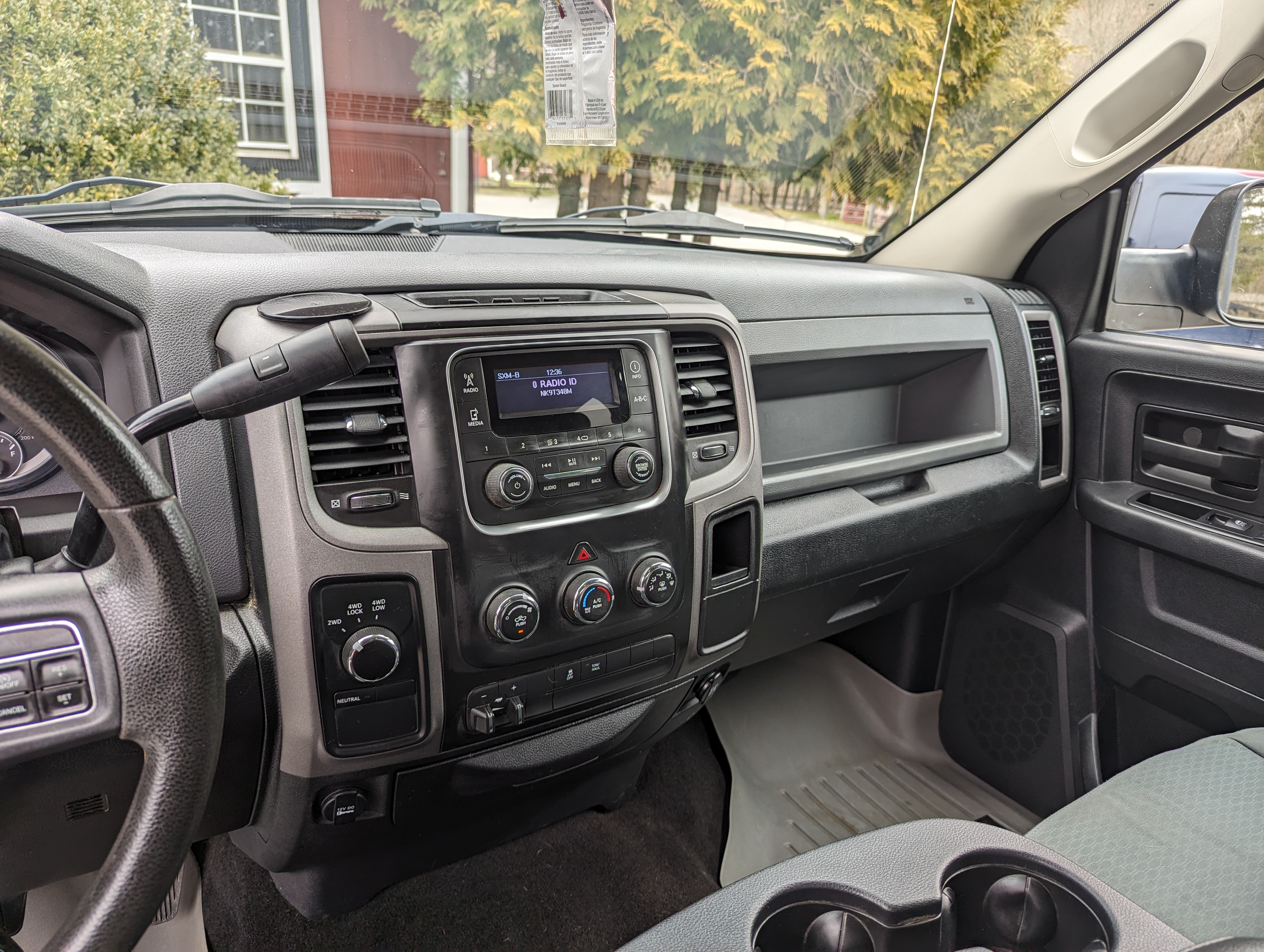 Used 2014 RAM 2500 Tradesman w/ Chrome Appearance Group AWD/4WD image 9