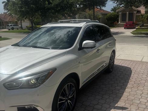 Used 2017 INFINITI QX60 Luxe w/ Deluxe Technology Package AWD/4WD image 2