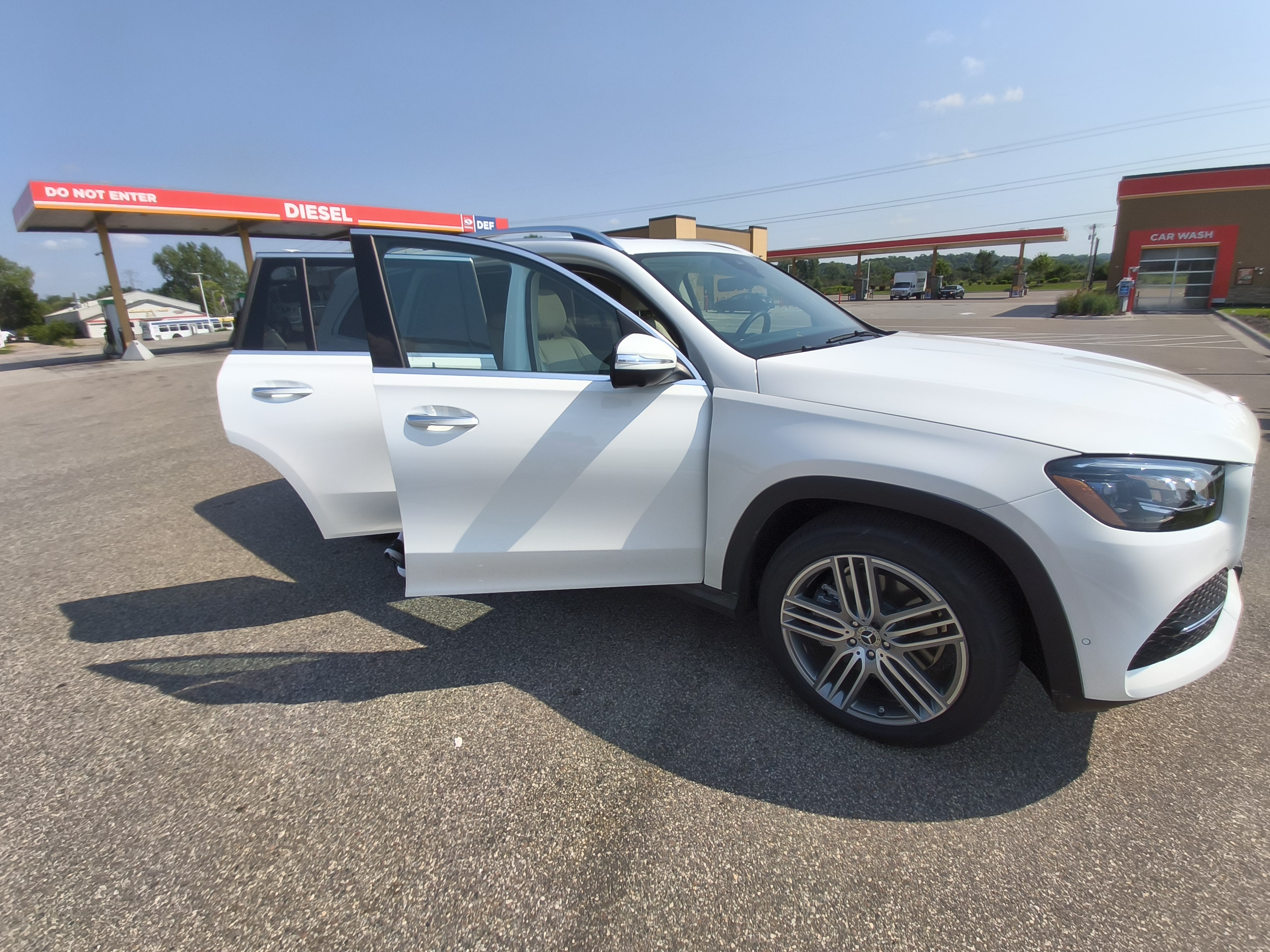 Used 2022 Mercedes-Benz GLS 450 4MATIC image 15