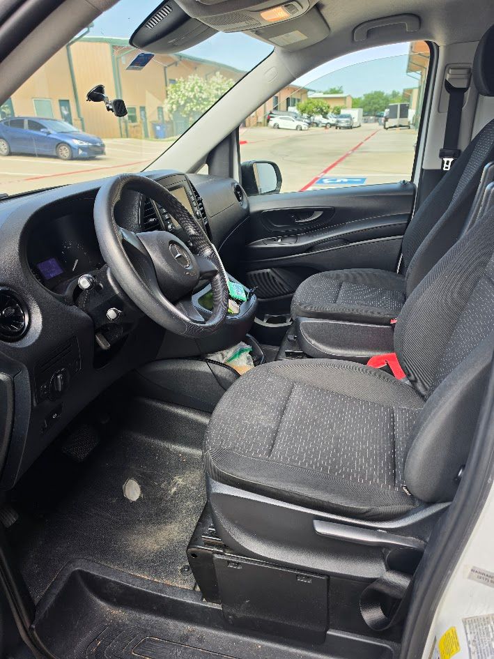 Used 2021 Mercedes-Benz Metris image 9