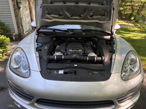 Used 2013 Porsche Cayenne S AWD/4WD image 18