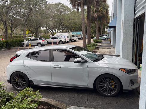 Used 2019 Hyundai Veloster Turbo R-Spec image 1