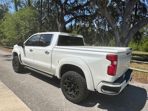 Used 2020 Chevrolet Silverado 1500 LTZ w/ LTZ Premium Package AWD/4WD image 6