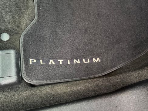 Used 2016 Ford Explorer Platinum image 26