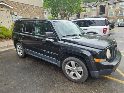 Used 2011 Jeep Patriot Latitude FWD image 1