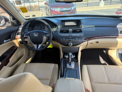 Used 2010 Honda Crosstour EX-L image 8