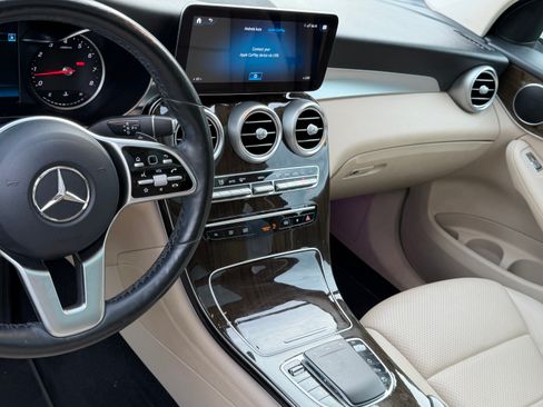 Used 2021 Mercedes-Benz GLC 300 image 5