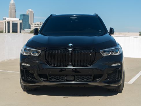 Used 2020 BMW X5 M50i w/ Executive Package image 2